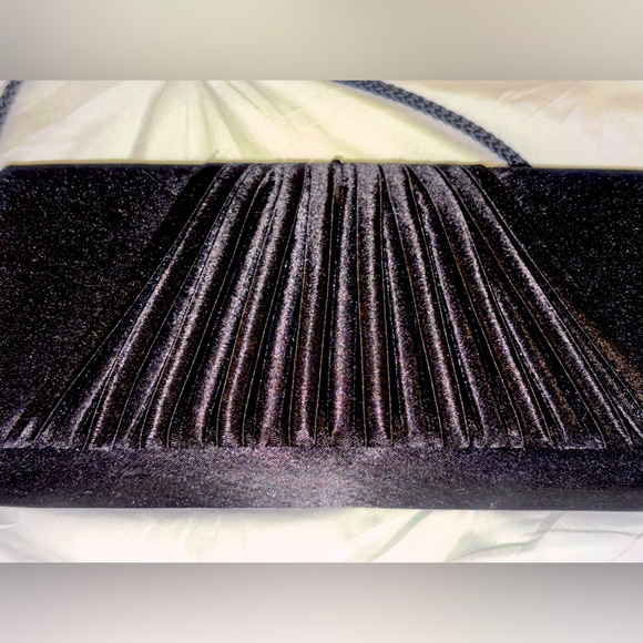 Elegant Black Evening Clutch - Picture 3 of 6